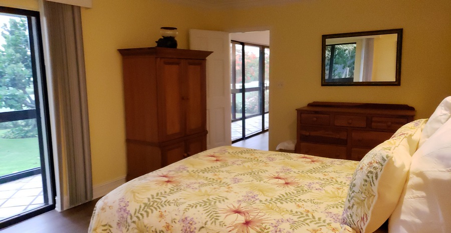 Guest Queen Bed